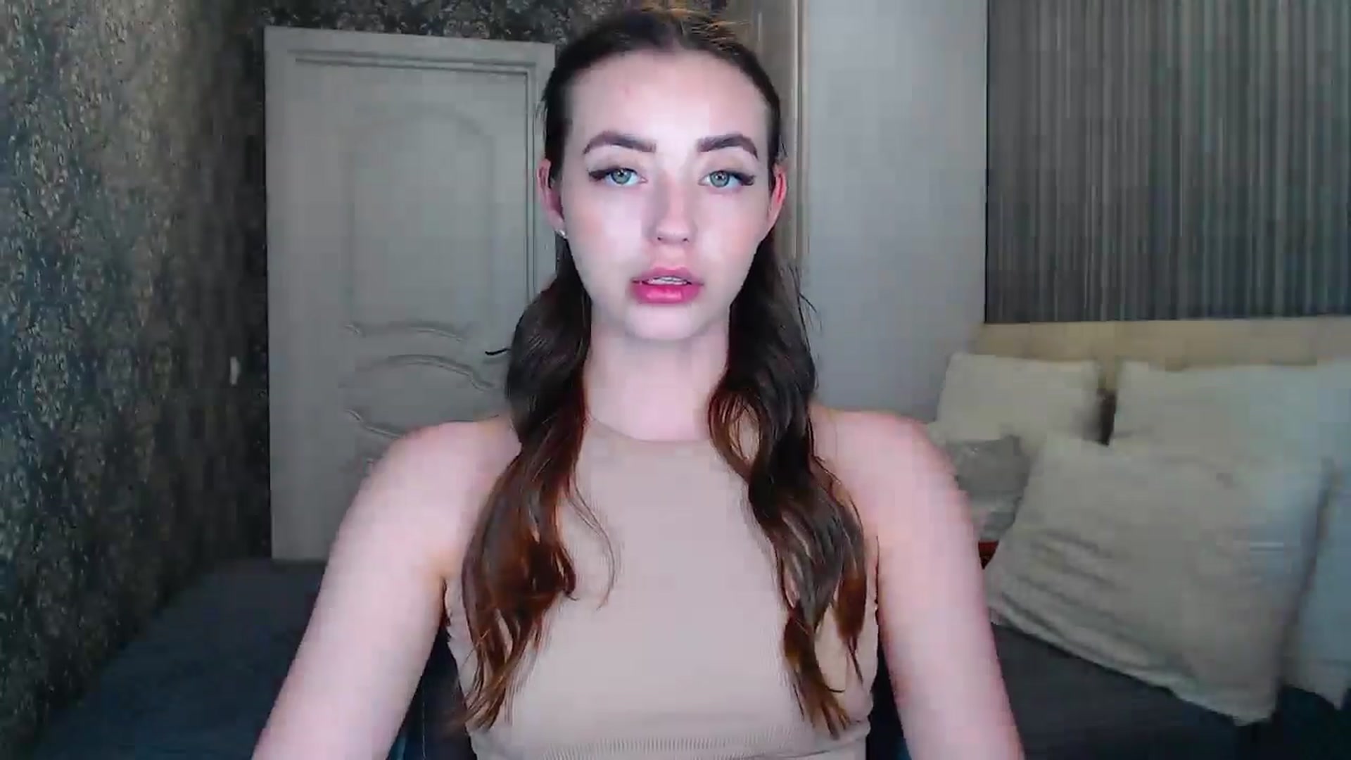 Gallery image thumbnail from EmeraldLilyyy's myfreecams stream on, 06/08/2024, 10:51 image 17 of 20