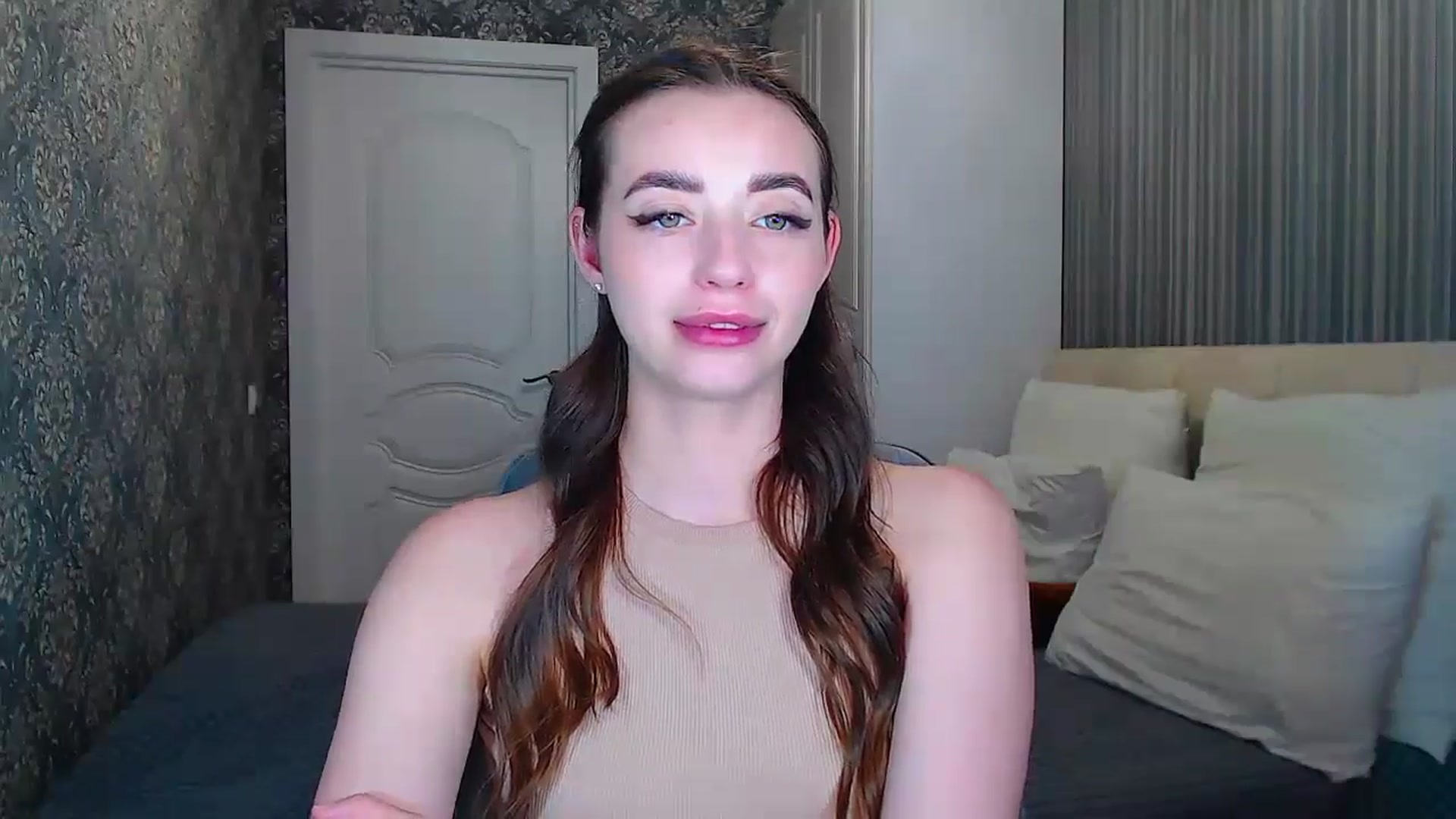 Gallery image thumbnail from EmeraldLilyyy's myfreecams stream on, 06/08/2024, 11:12 image 11 of 20