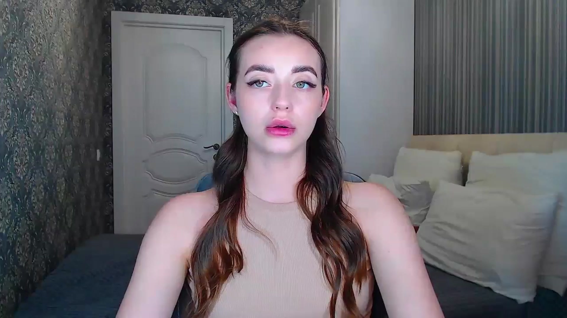 Gallery image thumbnail from EmeraldLilyyy's myfreecams stream on, 06/08/2024, 11:12 image 14 of 20