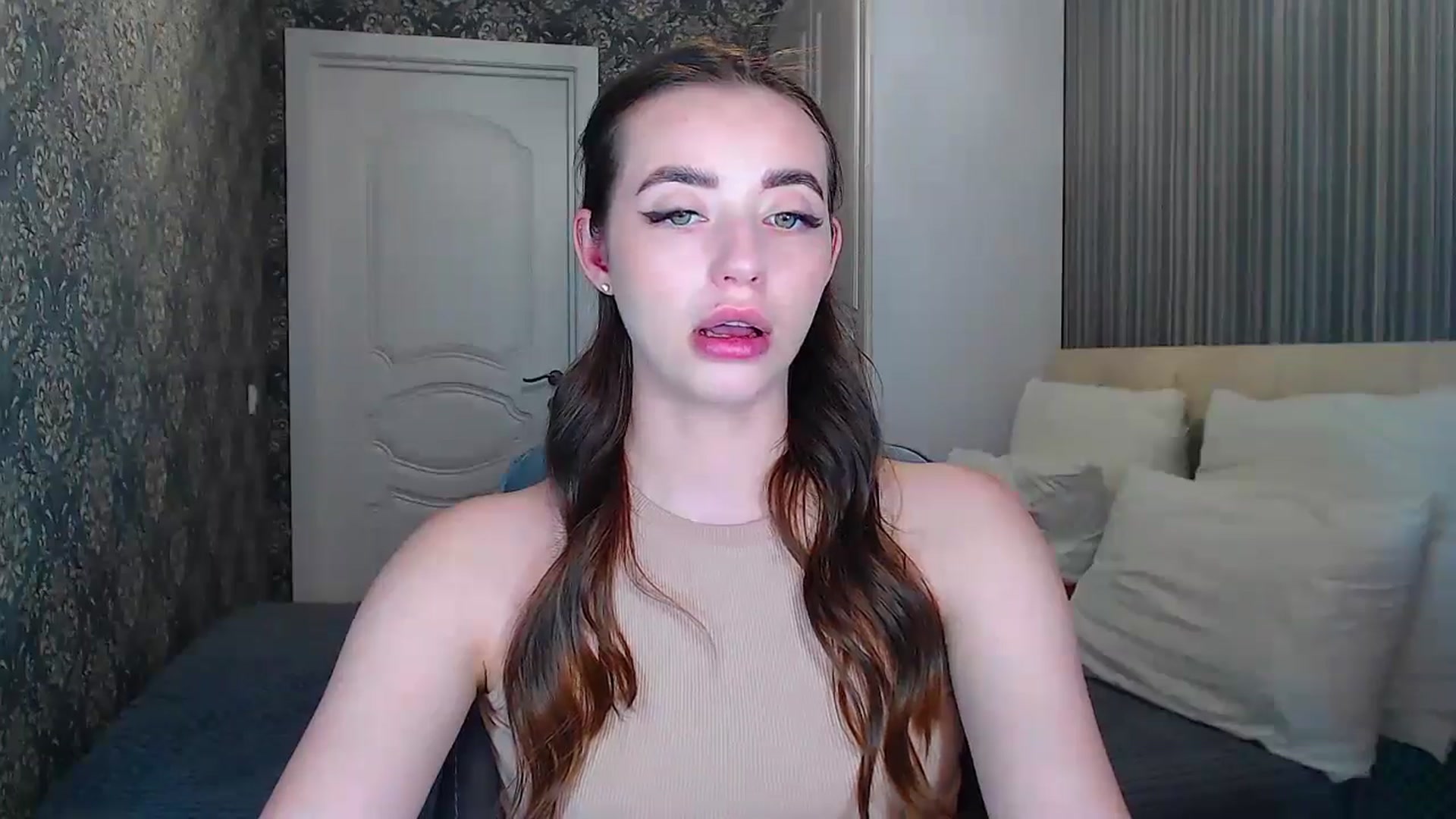 Gallery image thumbnail from EmeraldLilyyy's myfreecams stream on, 06/08/2024, 11:12 image 4 of 20