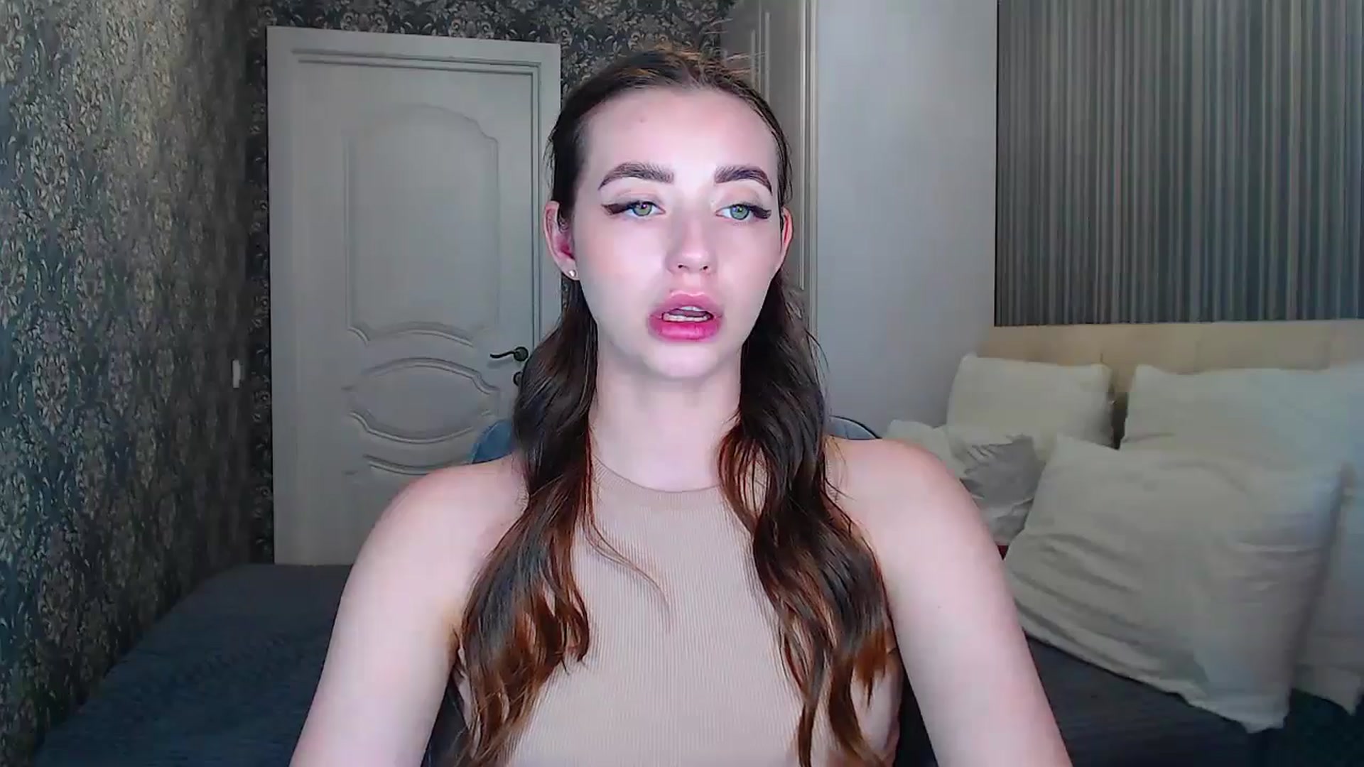 Gallery image thumbnail from EmeraldLilyyy's myfreecams stream on, 06/08/2024, 11:12 image 15 of 20