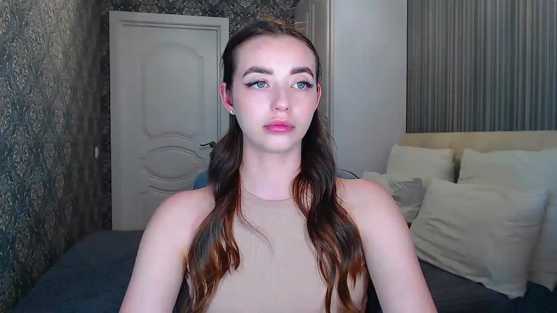 Gallery image thumbnail from EmeraldLilyyy's myfreecams stream on, 06/08/2024, 11:12 image 16 of 20