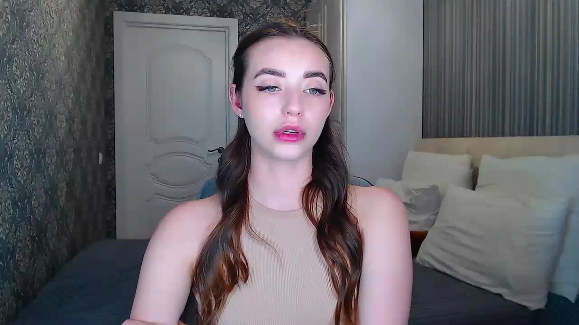 Gallery image thumbnail from EmeraldLilyyy's myfreecams stream on, 06/08/2024, 11:12 image 19 of 20