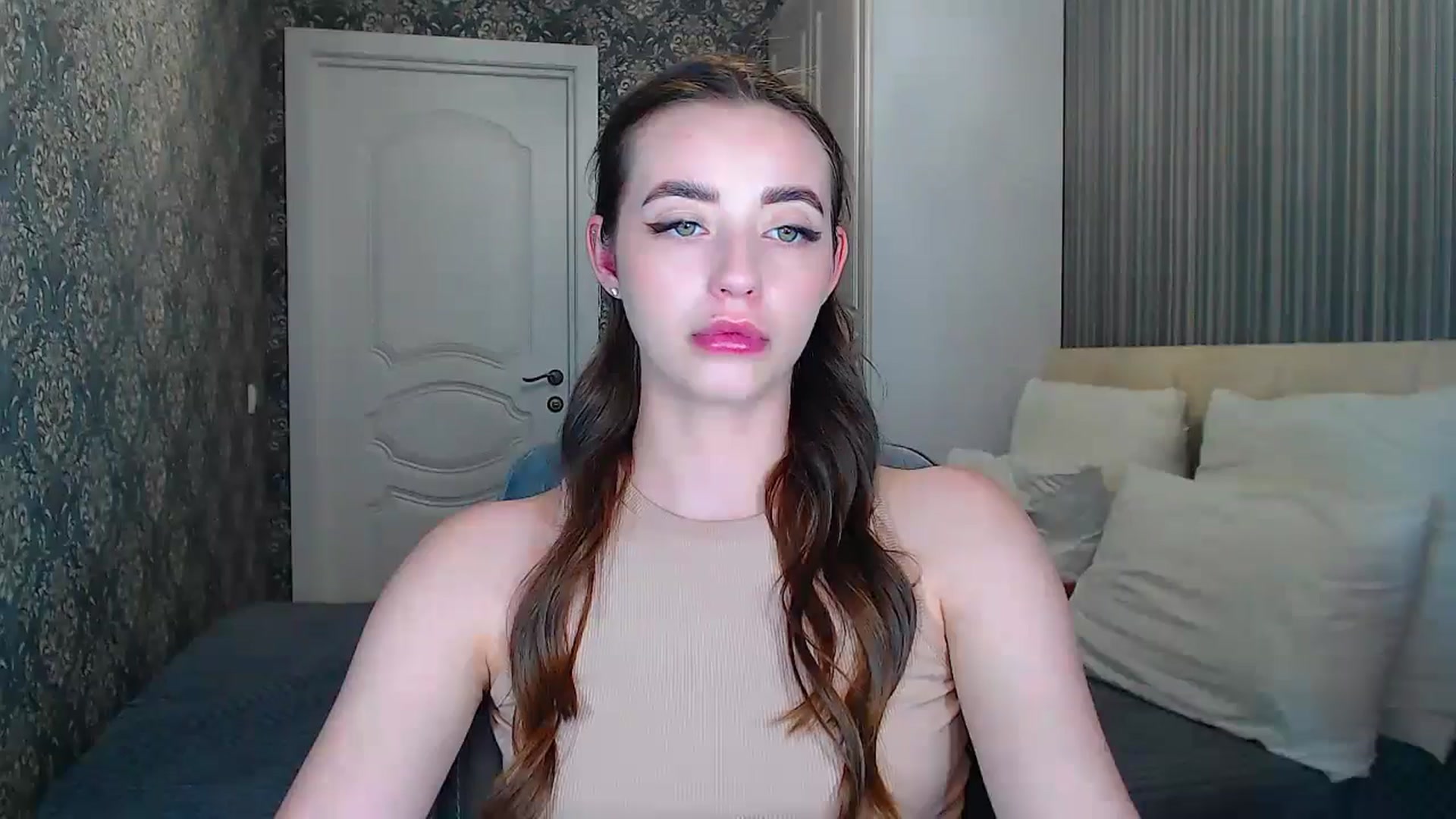 Gallery image thumbnail from EmeraldLilyyy's myfreecams stream on, 06/08/2024, 11:46 image 10 of 20