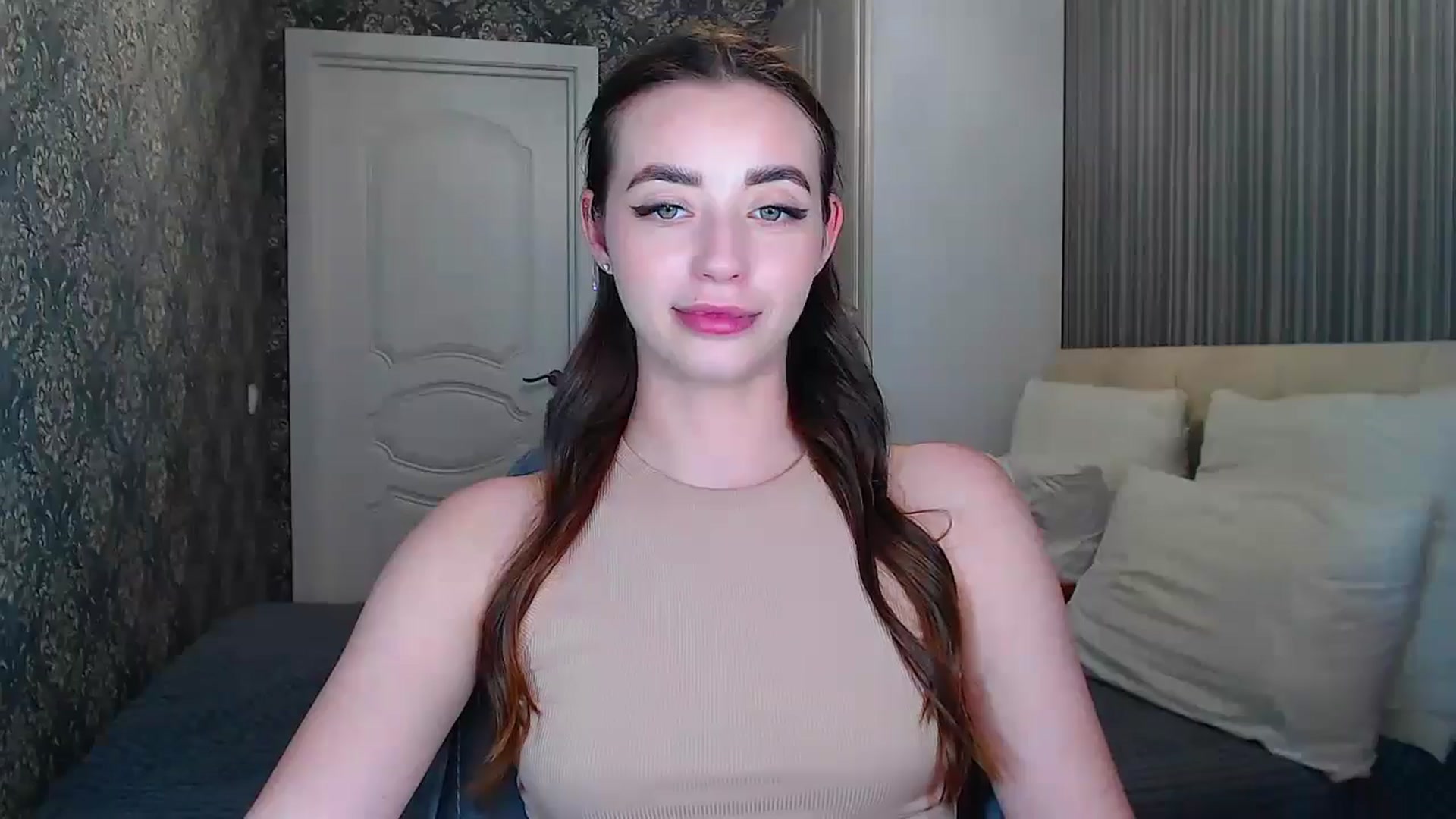 Gallery image thumbnail from EmeraldLilyyy's myfreecams stream on, 06/08/2024, 11:46 image 4 of 20