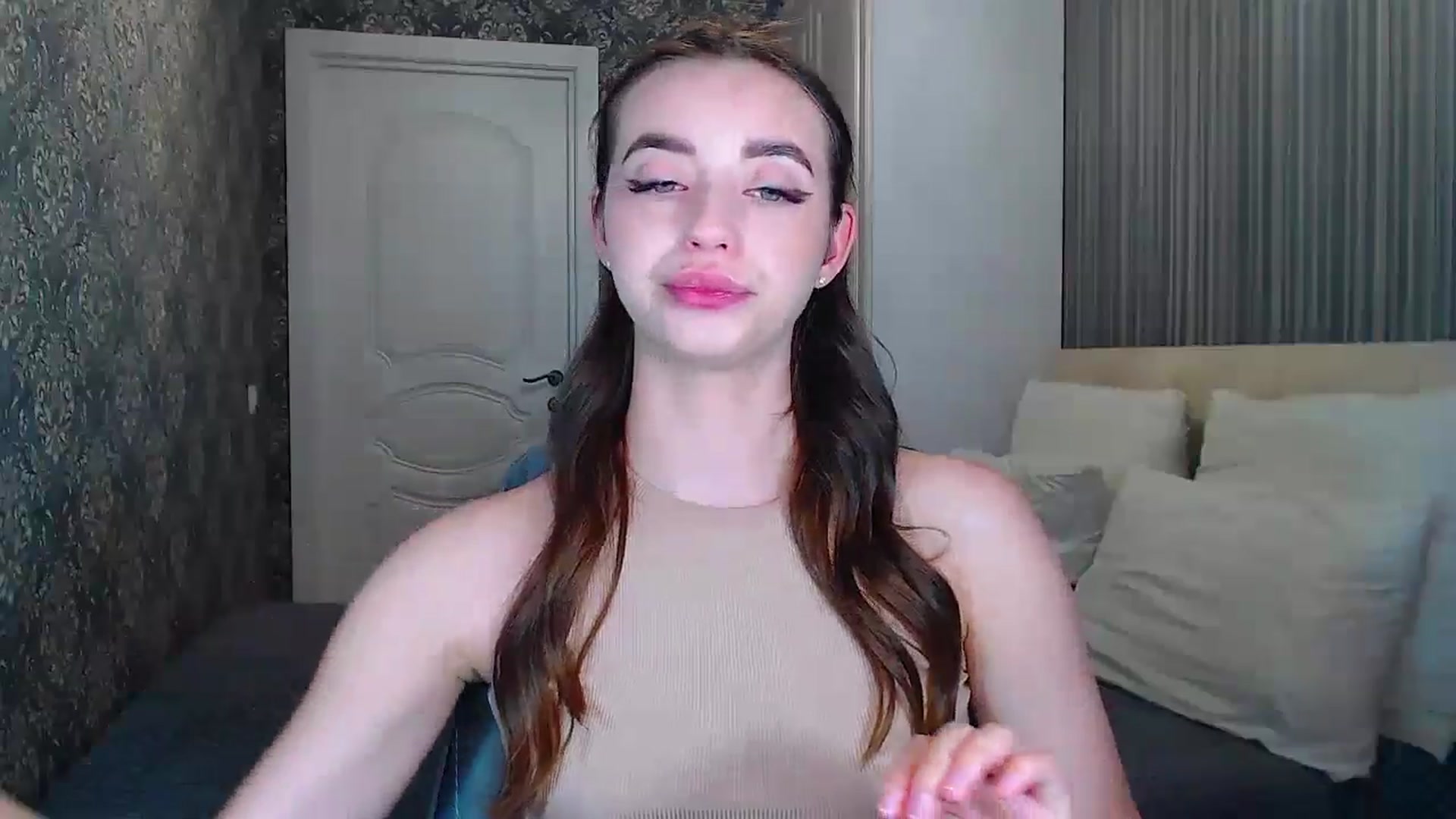 Gallery image thumbnail from EmeraldLilyyy's myfreecams stream on, 06/08/2024, 11:46 image 3 of 20