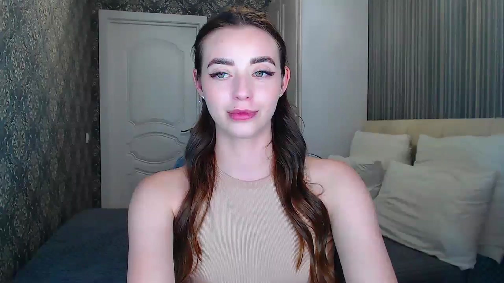 Gallery image thumbnail from EmeraldLilyyy's myfreecams stream on, 06/08/2024, 11:46 image 2 of 20