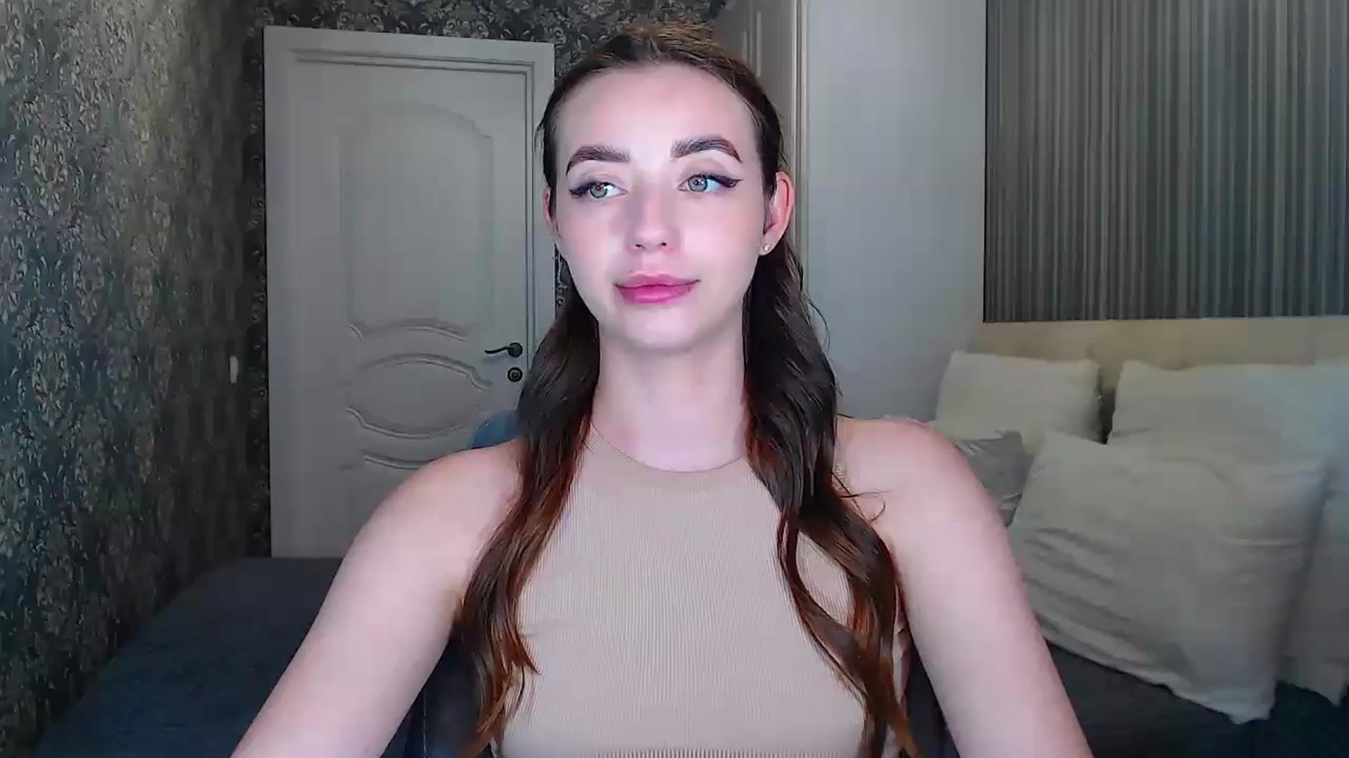 Gallery image thumbnail from EmeraldLilyyy's myfreecams stream on, 06/08/2024, 11:46 image 5 of 20