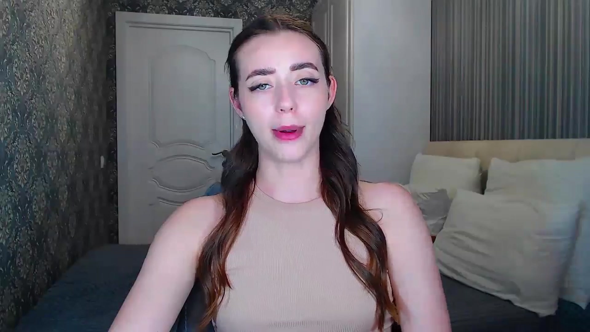 Gallery image thumbnail from EmeraldLilyyy's myfreecams stream on, 06/08/2024, 11:46 image 6 of 20