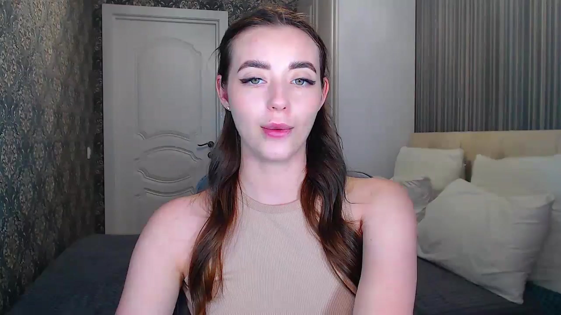 Gallery image thumbnail from EmeraldLilyyy's myfreecams stream on, 06/08/2024, 12:58 image 4 of 20