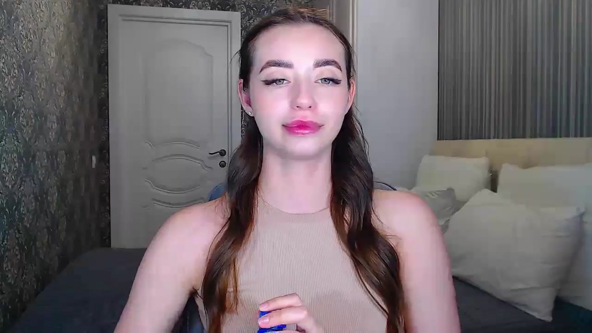 Gallery image thumbnail from EmeraldLilyyy's myfreecams stream on, 06/08/2024, 12:58 image 3 of 20