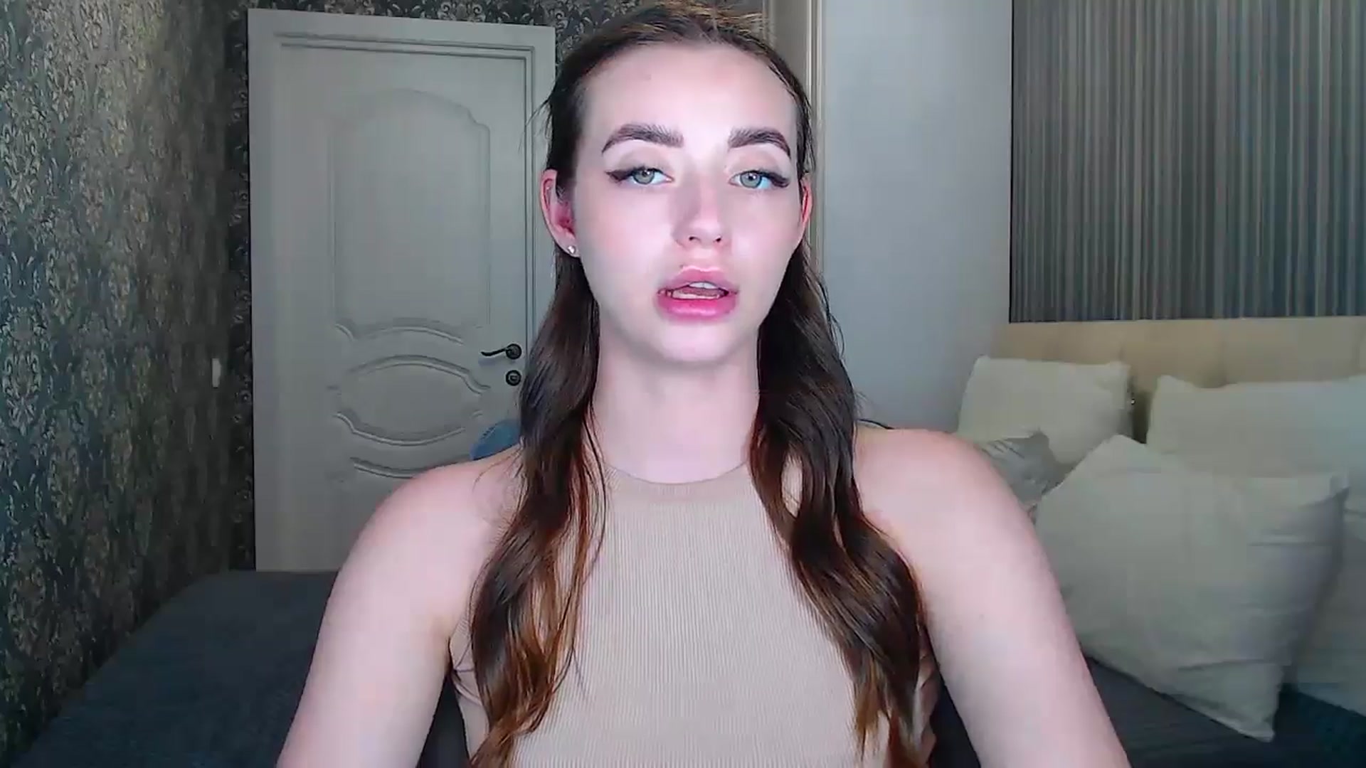 Gallery image thumbnail from EmeraldLilyyy's myfreecams stream on, 06/08/2024, 12:58 image 12 of 20