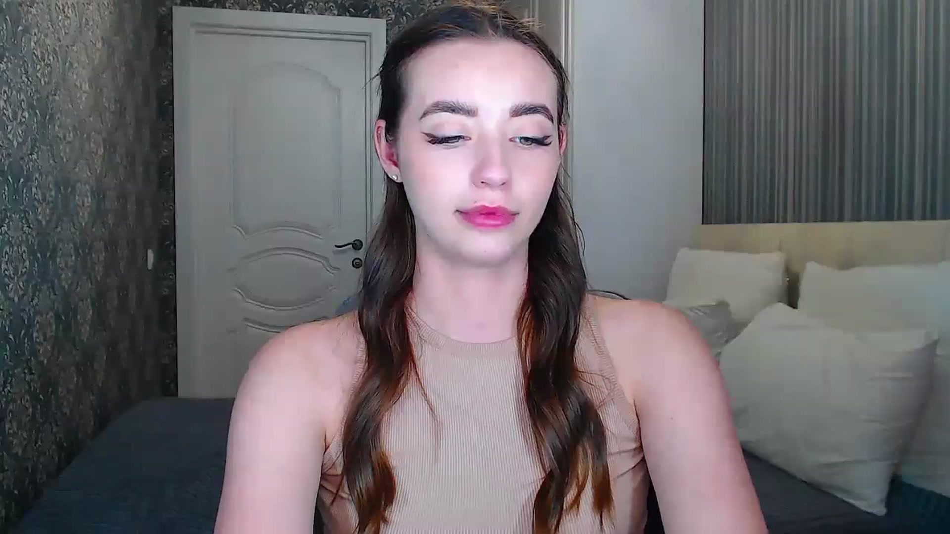 Gallery image thumbnail from EmeraldLilyyy's myfreecams stream on, 06/08/2024, 12:58 image 2 of 20