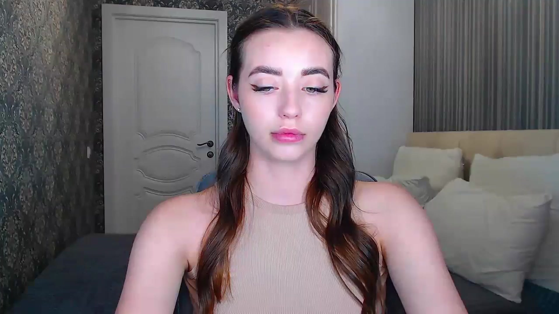 Gallery image thumbnail from EmeraldLilyyy's myfreecams stream on, 06/08/2024, 12:58 image 7 of 20