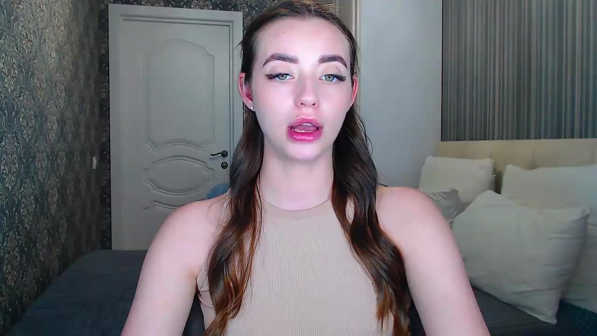 Gallery image thumbnail from EmeraldLilyyy's myfreecams stream on, 06/08/2024, 12:58 image 9 of 20