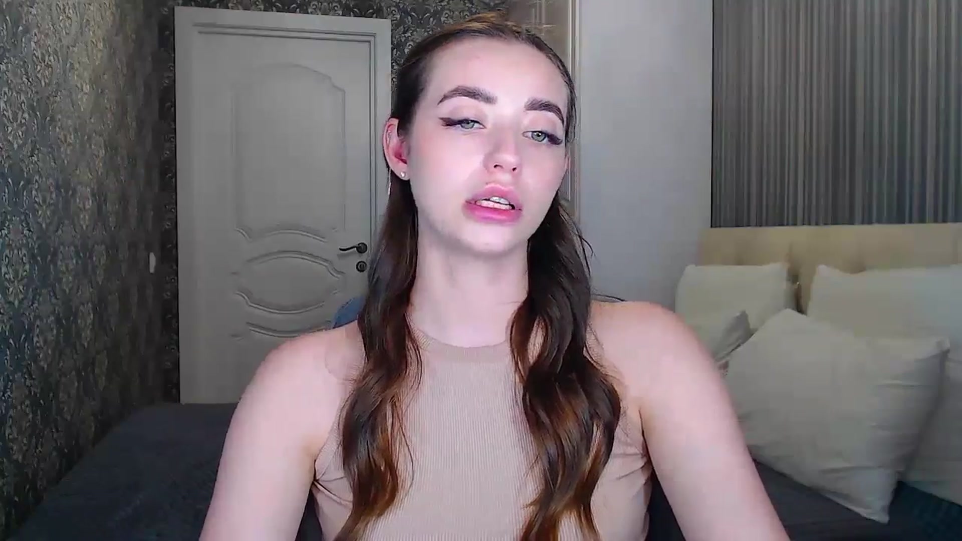 Gallery image thumbnail from EmeraldLilyyy's myfreecams stream on, 06/08/2024, 13:22 image 3 of 20