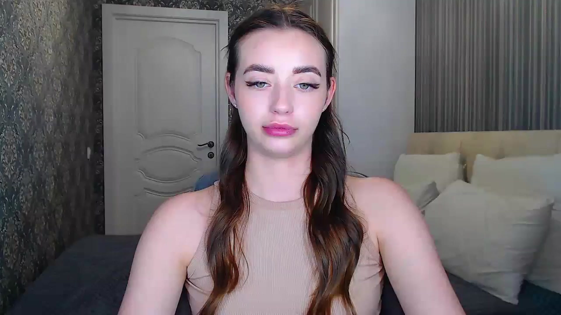 Gallery image thumbnail from EmeraldLilyyy's myfreecams stream on, 06/08/2024, 13:22 image 2 of 20