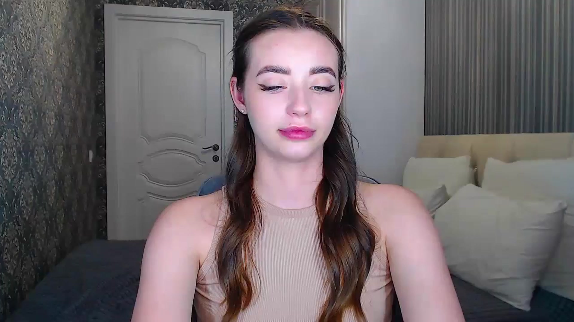 Gallery image thumbnail from EmeraldLilyyy's myfreecams stream on, 06/08/2024, 13:22 image 1 of 20