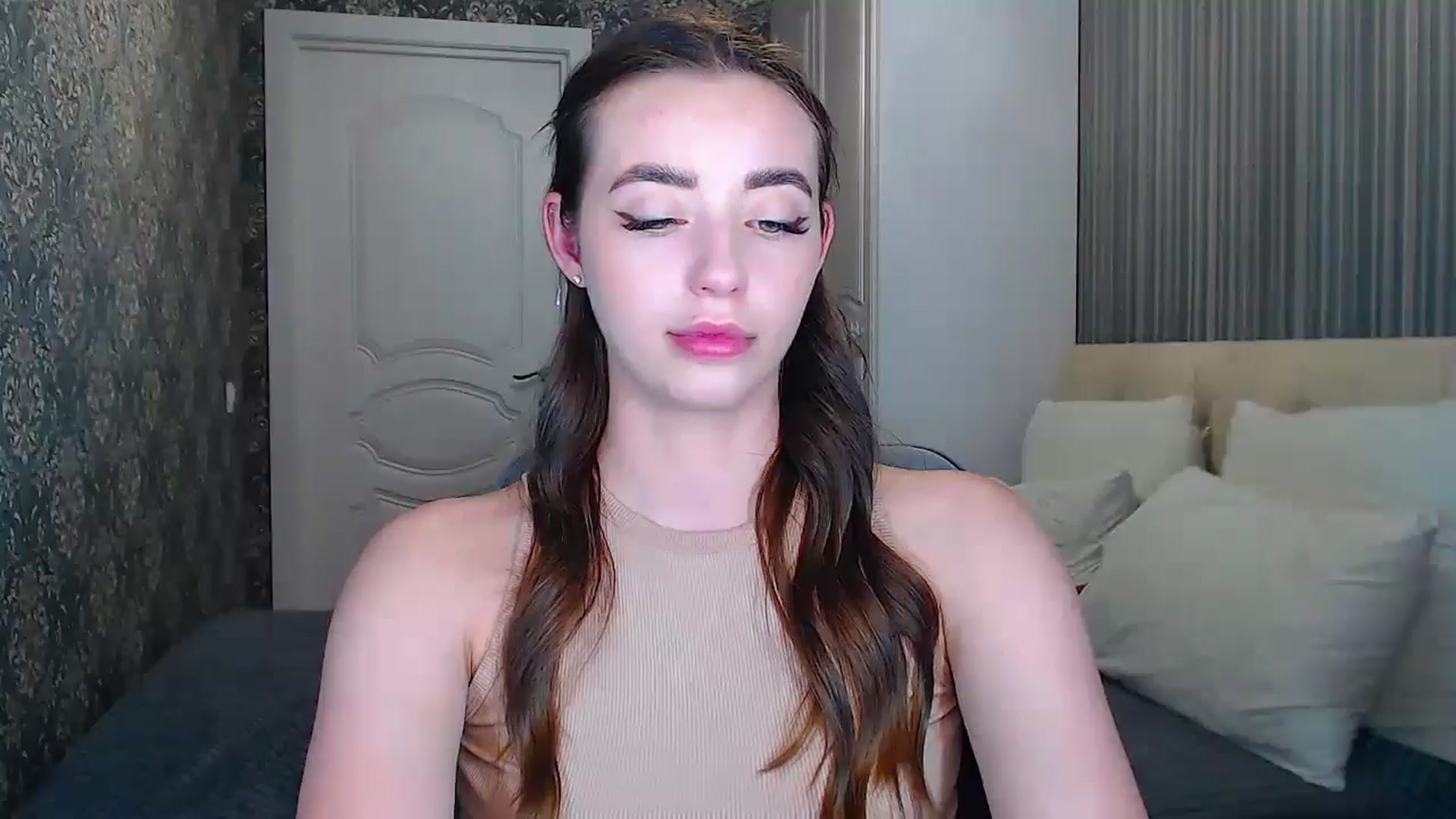 Gallery image thumbnail from EmeraldLilyyy's myfreecams stream on, 06/08/2024, 13:22 image 18 of 20