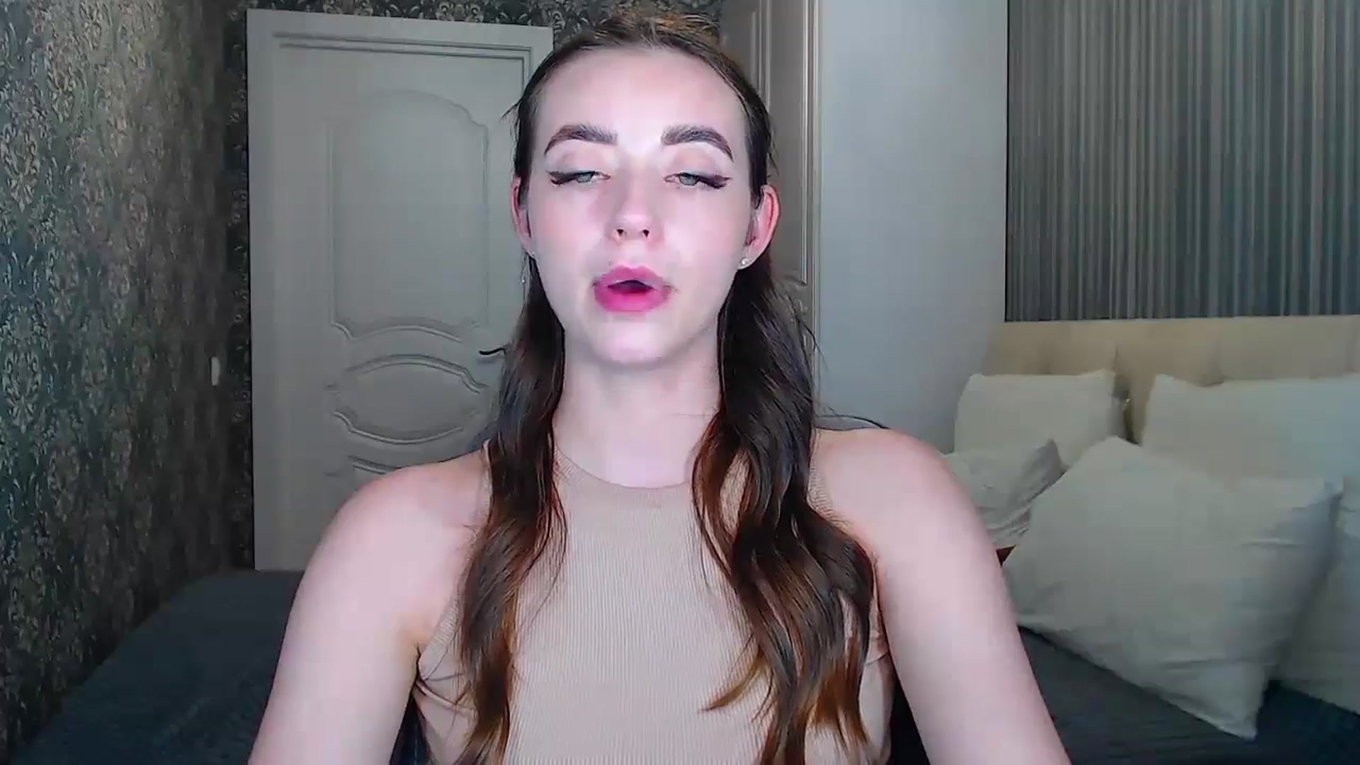 Gallery image thumbnail from EmeraldLilyyy's myfreecams stream on, 06/08/2024, 13:22 image 16 of 20