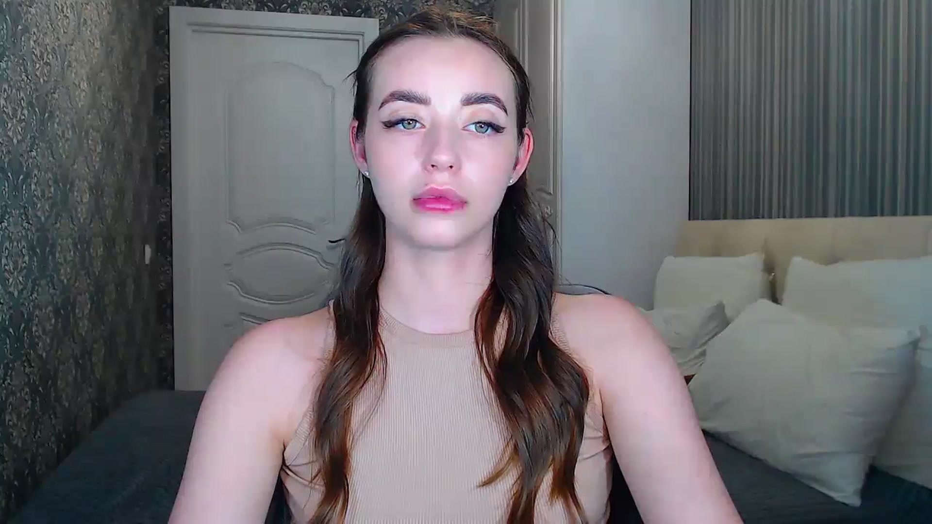 Gallery image thumbnail from EmeraldLilyyy's myfreecams stream on, 06/08/2024, 13:22 image 13 of 20