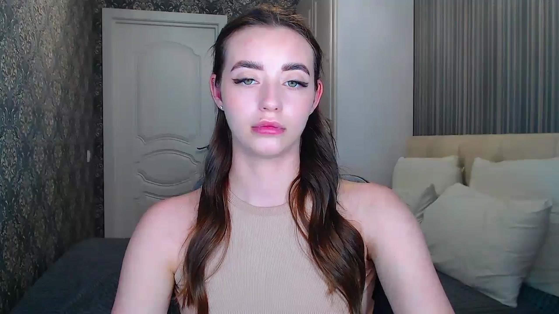 Gallery image thumbnail from EmeraldLilyyy's myfreecams stream on, 06/08/2024, 13:50 image 15 of 20