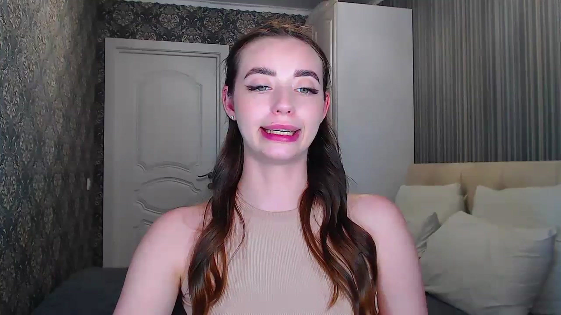 Gallery image thumbnail from EmeraldLilyyy's myfreecams stream on, 06/08/2024, 13:50 image 2 of 20