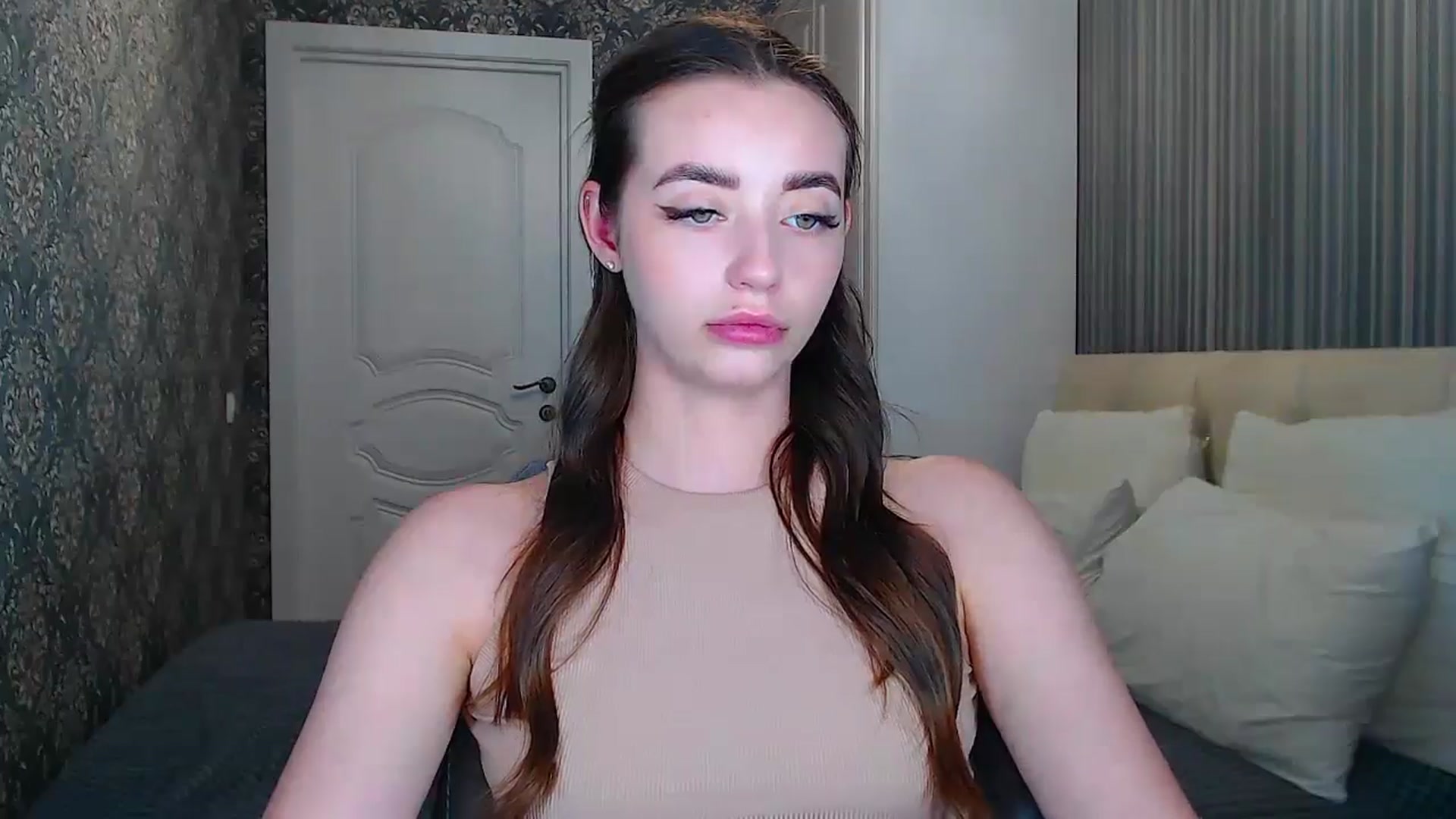 Gallery image thumbnail from EmeraldLilyyy's myfreecams stream on, 06/08/2024, 13:50 image 16 of 20