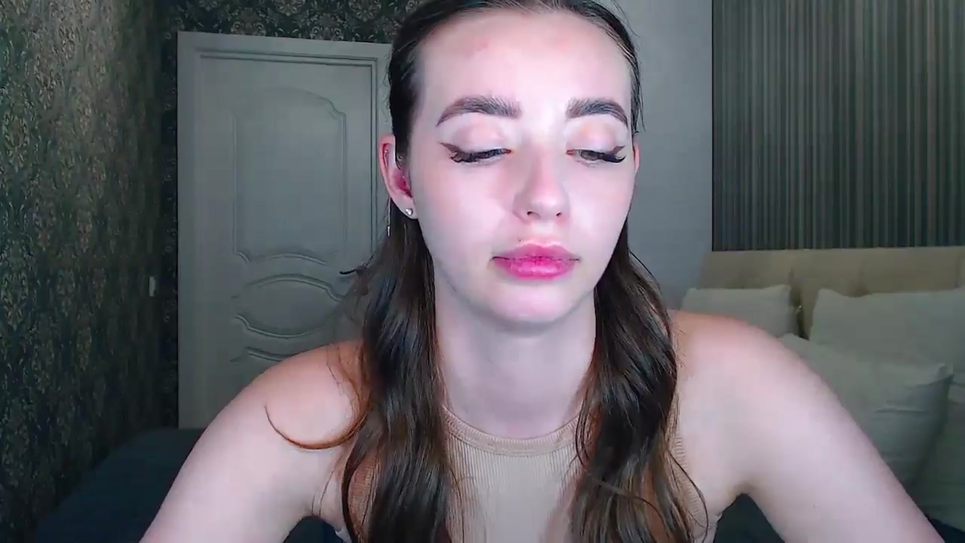 Gallery image thumbnail from EmeraldLilyyy's myfreecams stream on, 06/08/2024, 15:07 image 16 of 20