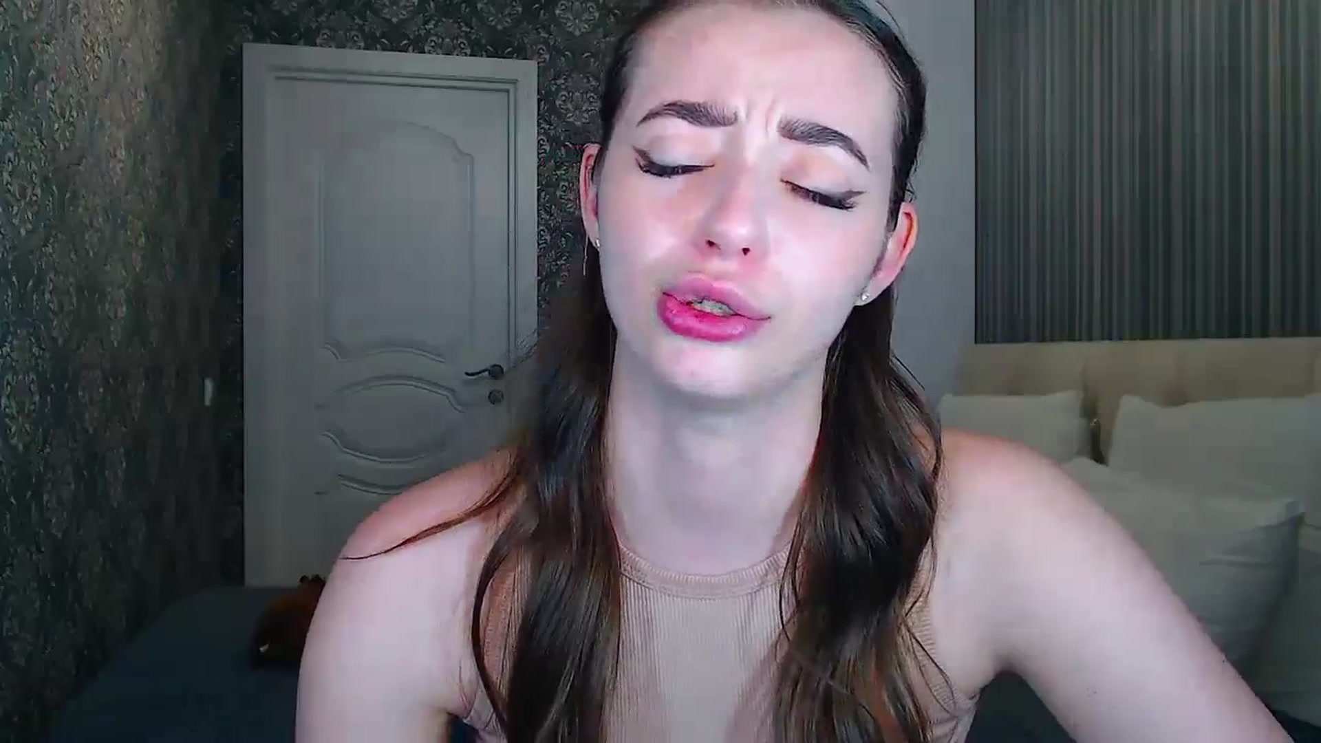 Gallery image thumbnail from EmeraldLilyyy's myfreecams stream on, 06/08/2024, 15:07 image 14 of 20