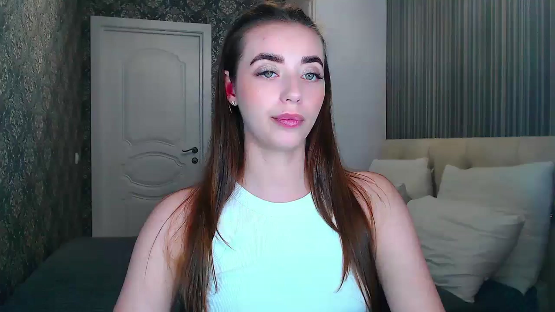 Gallery image thumbnail from EmeraldLilyyy's myfreecams stream on, 06/09/2024, 09:18 image 1 of 20