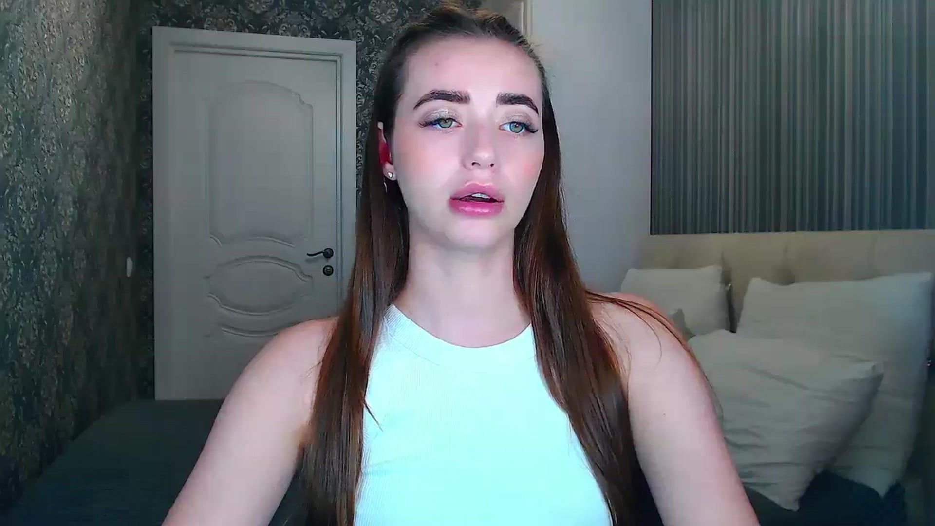 Gallery image thumbnail from EmeraldLilyyy's myfreecams stream on, 06/09/2024, 09:18 image 14 of 20