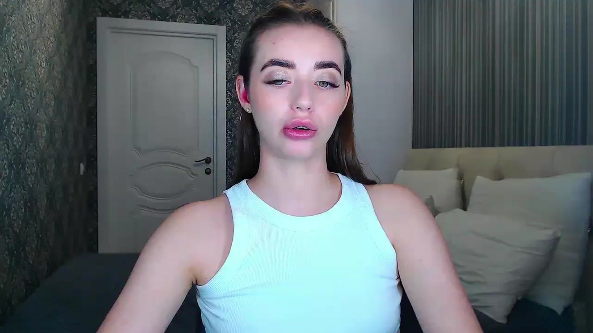 Gallery image thumbnail from EmeraldLilyyy's myfreecams stream on, 06/09/2024, 09:18 image 12 of 20
