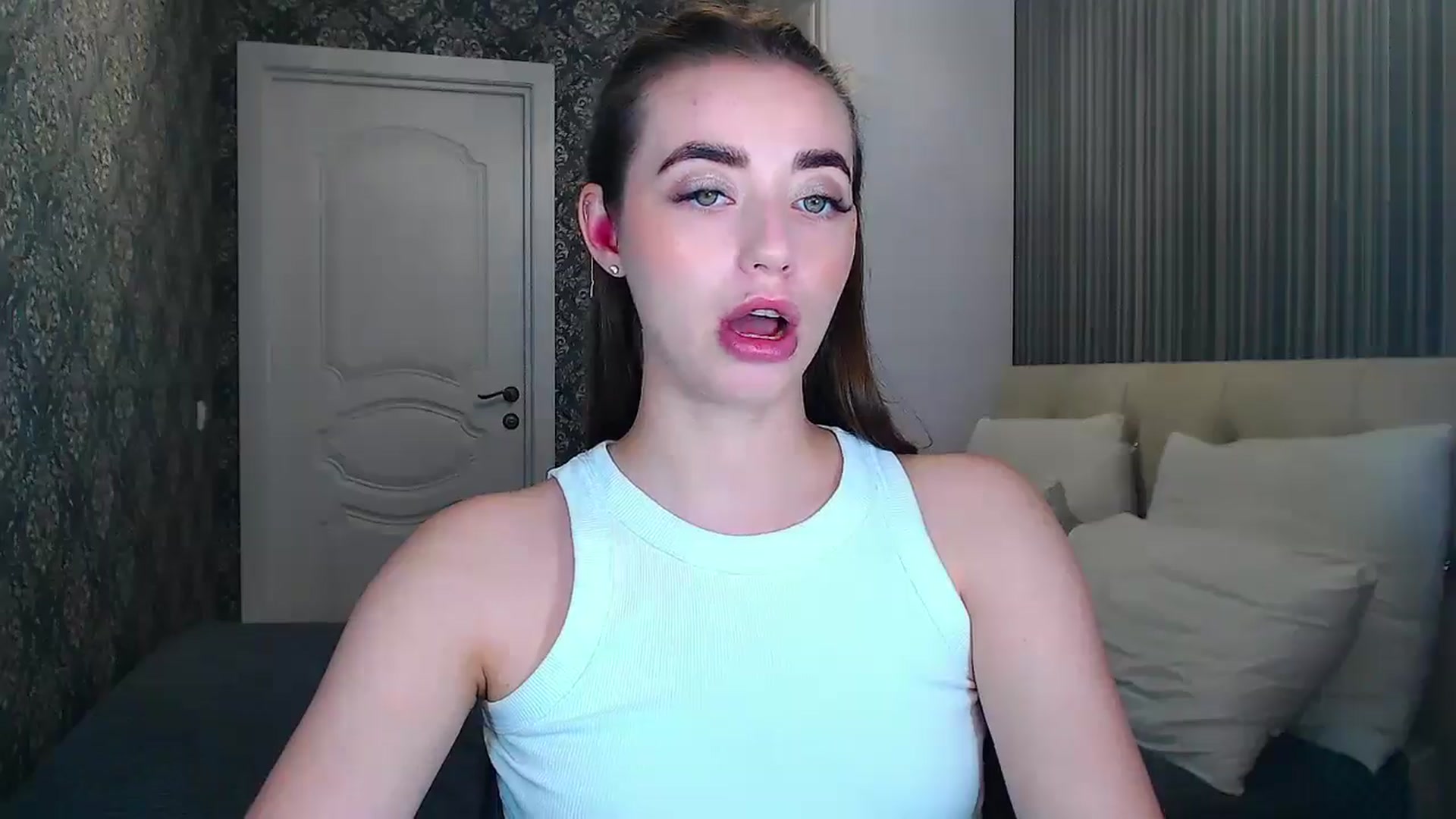 Gallery image thumbnail from EmeraldLilyyy's myfreecams stream on, 06/09/2024, 09:18 image 11 of 20