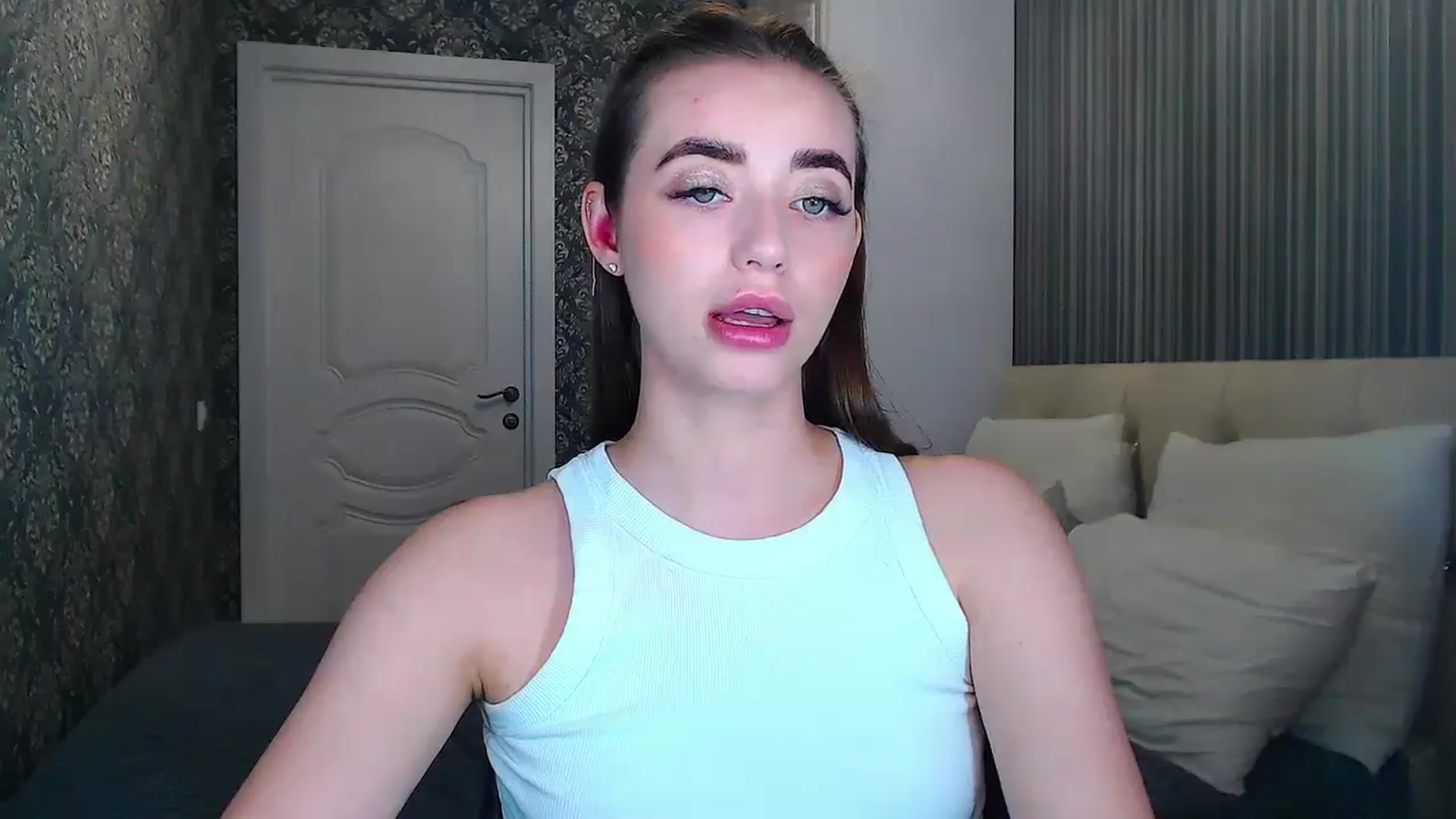 Gallery image thumbnail from EmeraldLilyyy's myfreecams stream on, 06/09/2024, 09:18 image 10 of 20