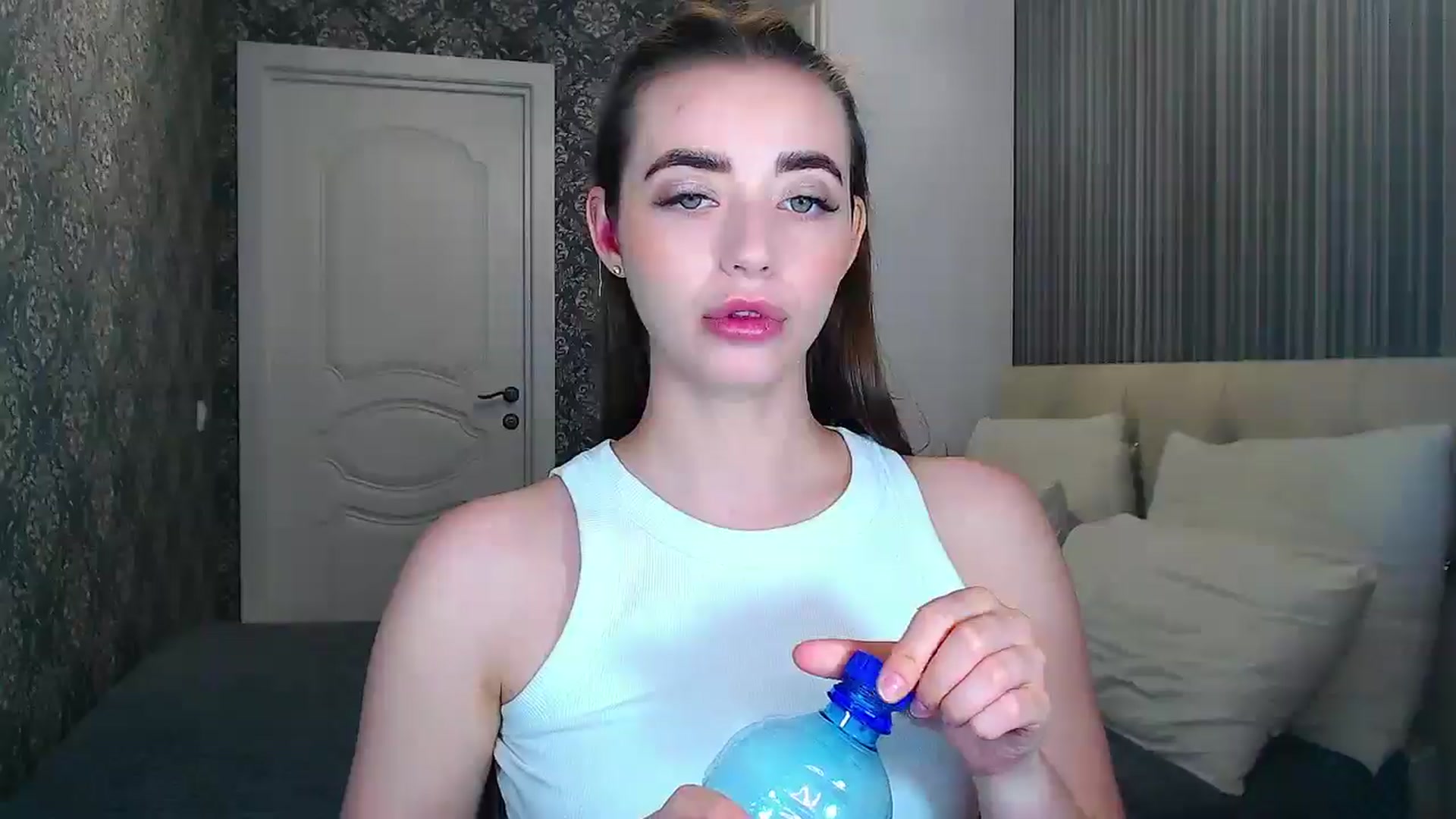 Gallery image thumbnail from EmeraldLilyyy's myfreecams stream on, 06/09/2024, 09:18 image 8 of 20