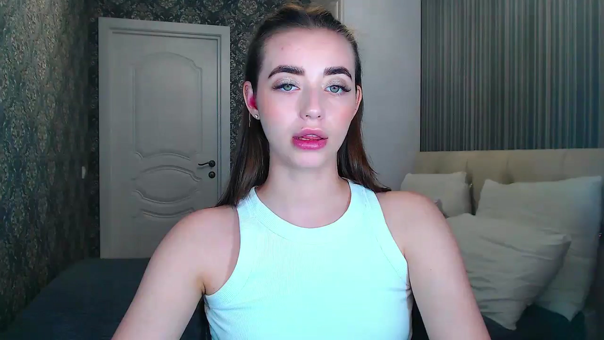Gallery image thumbnail from EmeraldLilyyy's myfreecams stream on, 06/09/2024, 09:47 image 12 of 20