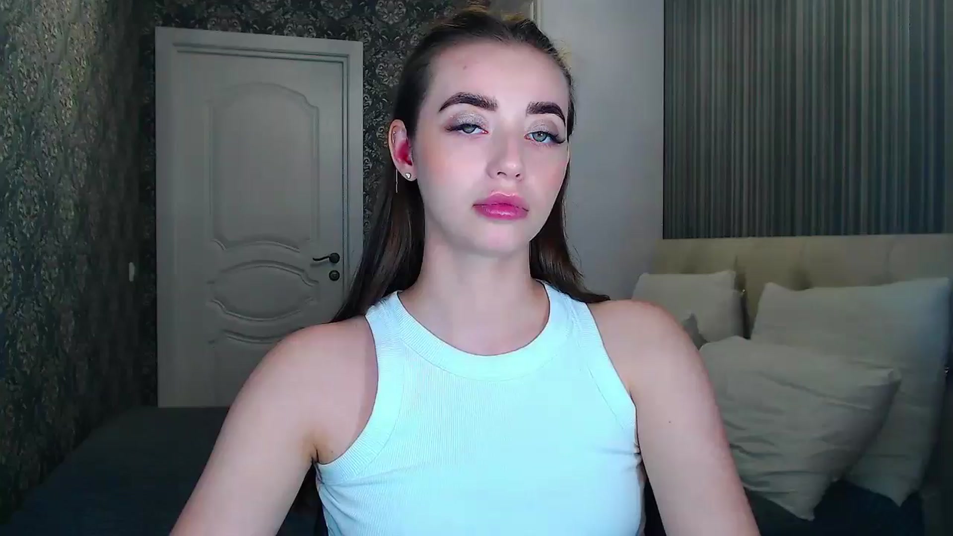 Gallery image thumbnail from EmeraldLilyyy's myfreecams stream on, 06/09/2024, 09:47 image 7 of 20