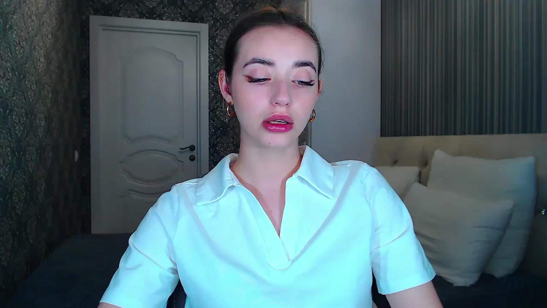 Gallery image thumbnail from EmeraldLilyyy's myfreecams stream on, 06/13/2024, 07:37 image 6 of 20