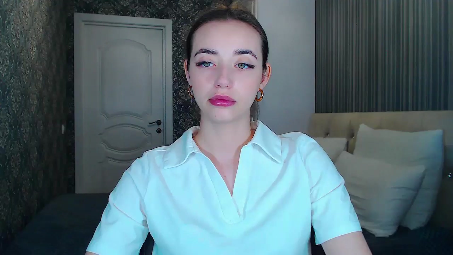 Gallery image thumbnail from EmeraldLilyyy's myfreecams stream on, 06/13/2024, 07:37 image 2 of 20