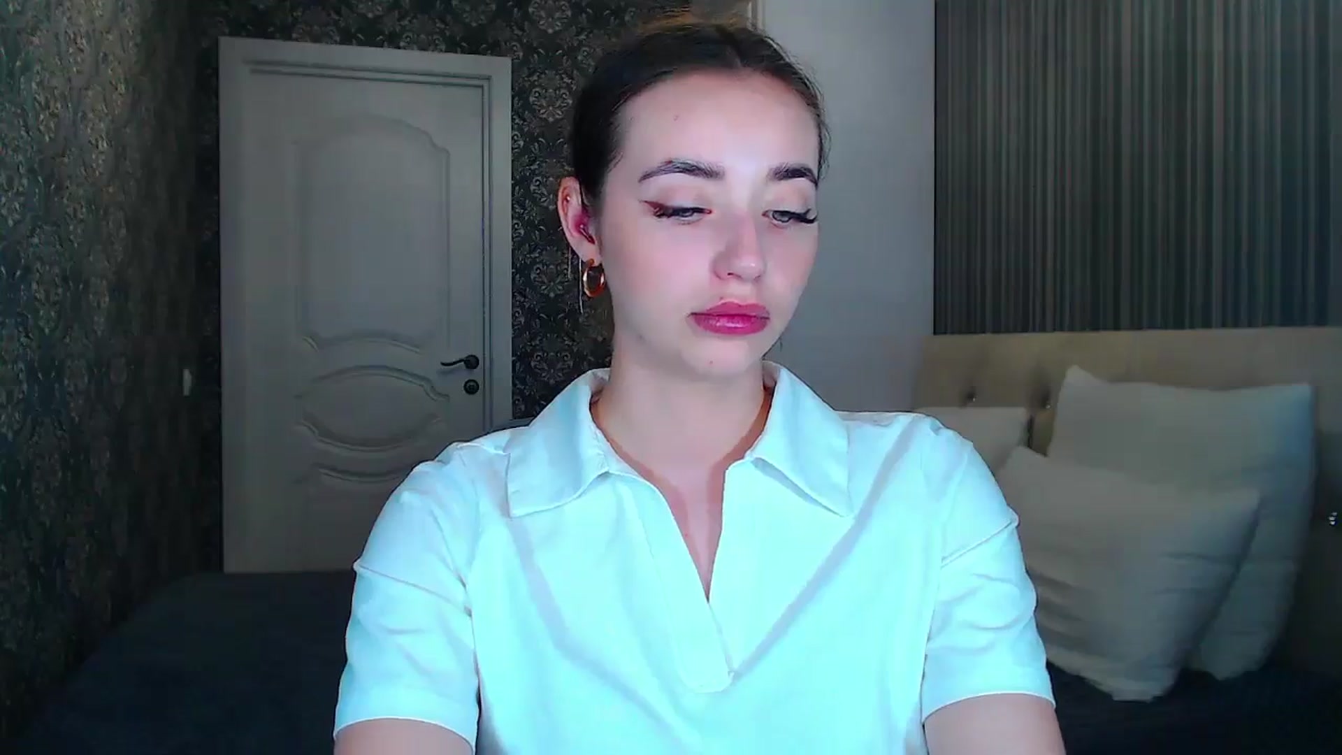 Gallery image thumbnail from EmeraldLilyyy's myfreecams stream on, 06/13/2024, 07:37 image 18 of 20