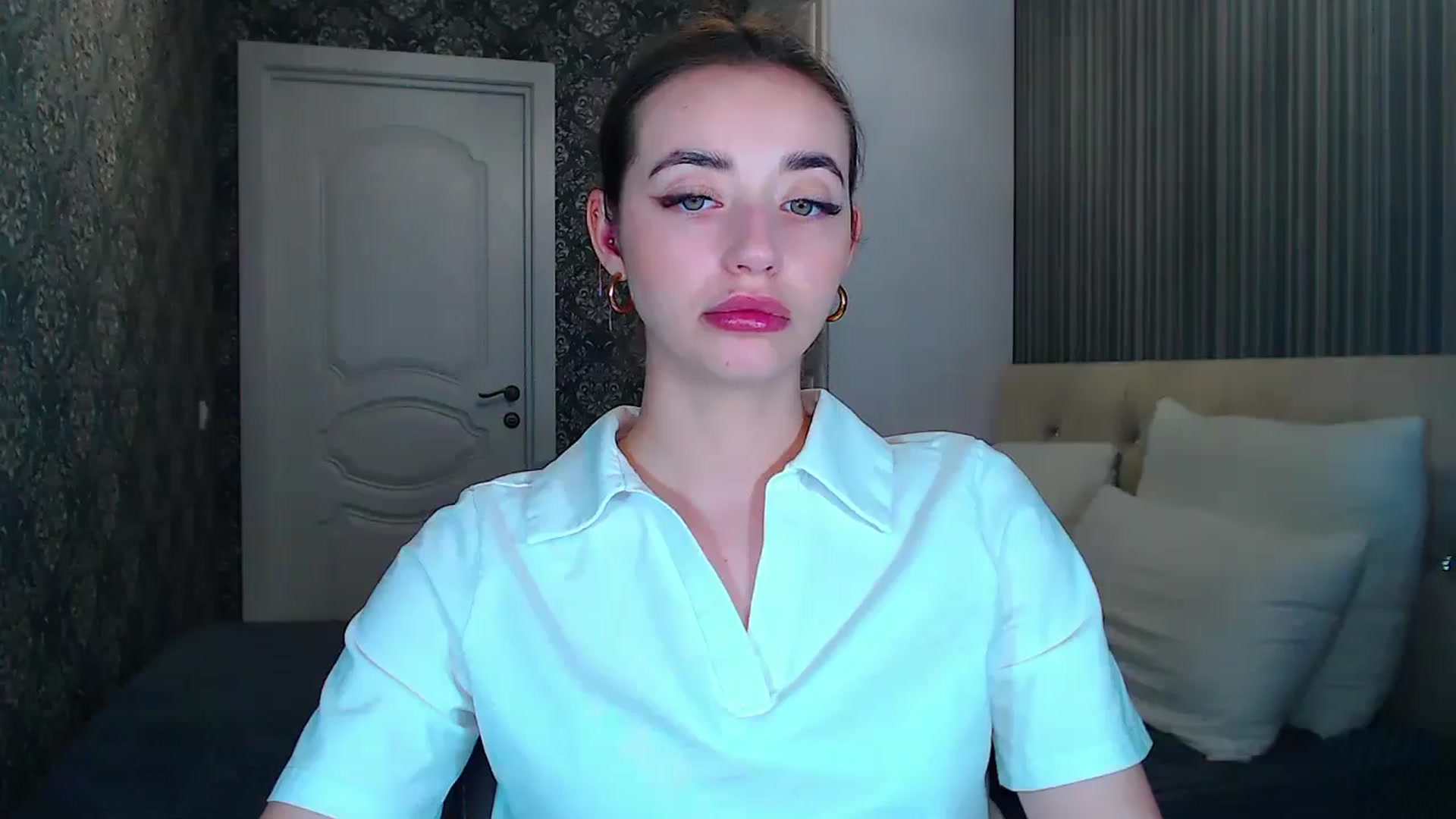 Gallery image thumbnail from EmeraldLilyyy's myfreecams stream on, 06/13/2024, 07:37 image 7 of 20