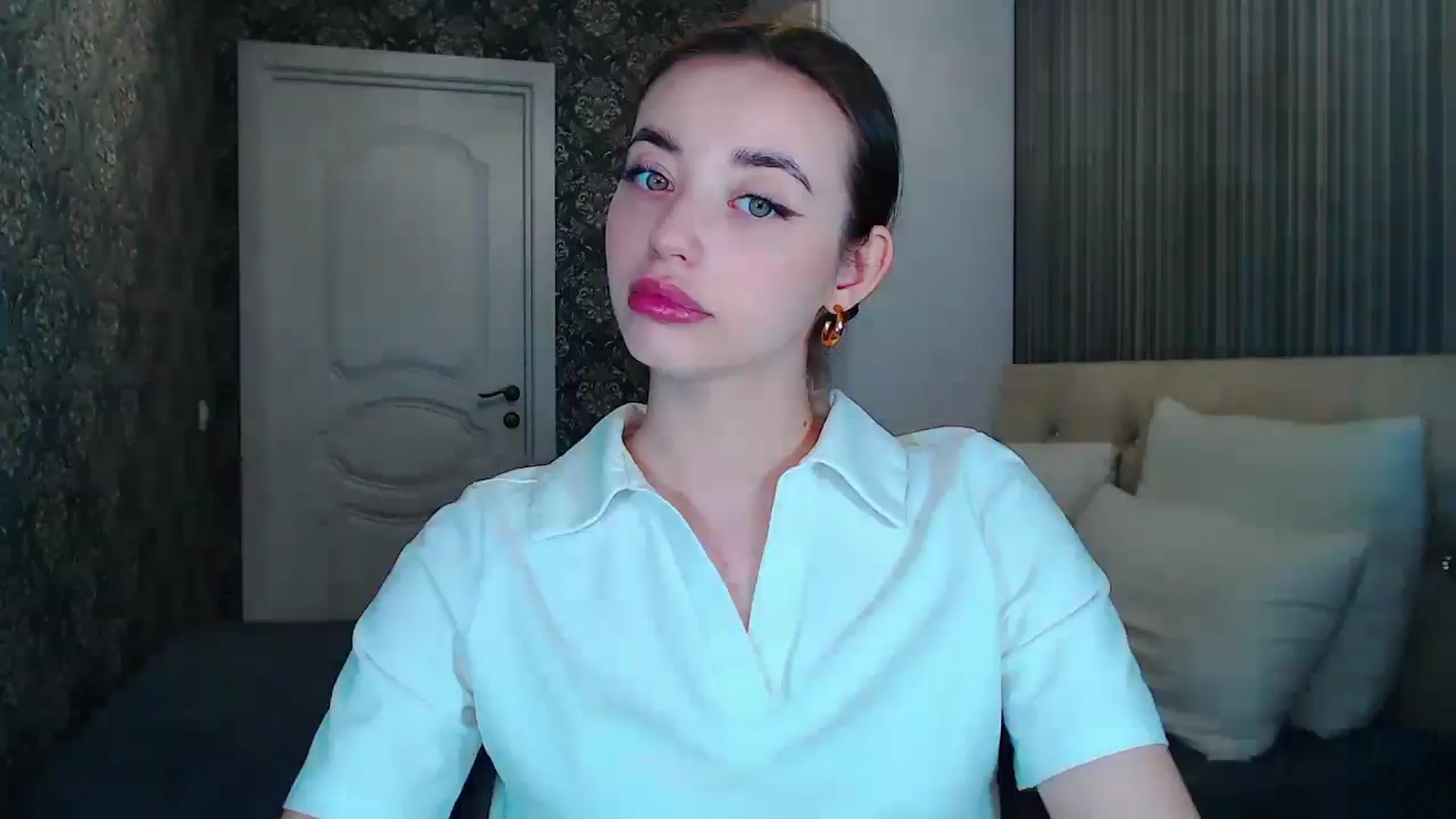 Gallery image thumbnail from EmeraldLilyyy's myfreecams stream on, 06/13/2024, 07:37 image 3 of 20