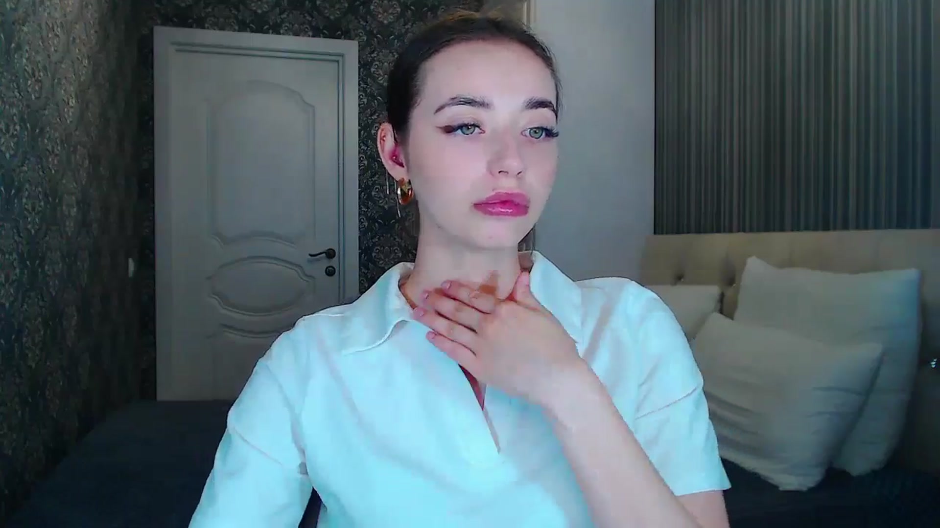 Gallery image thumbnail from EmeraldLilyyy's myfreecams stream on, 06/13/2024, 07:37 image 4 of 20