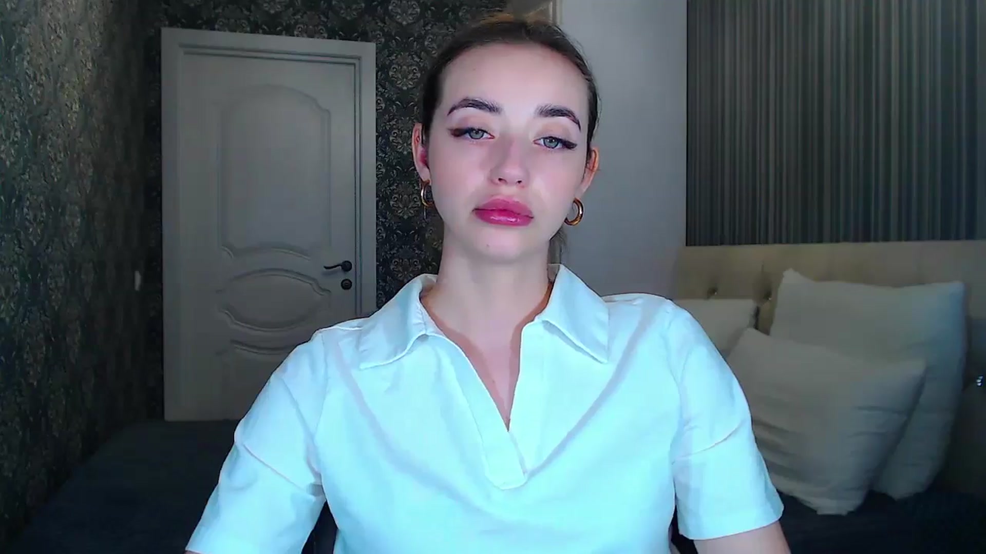 Gallery image thumbnail from EmeraldLilyyy's myfreecams stream on, 06/13/2024, 07:37 image 8 of 20