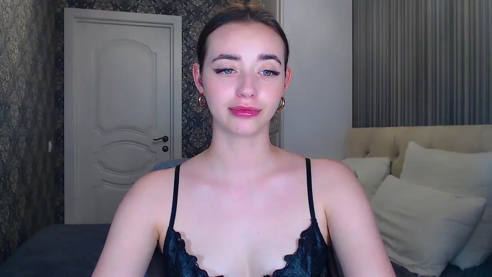Gallery image thumbnail from EmeraldLilyyy's myfreecams stream on, 06/13/2024, 09:19 image 11 of 20