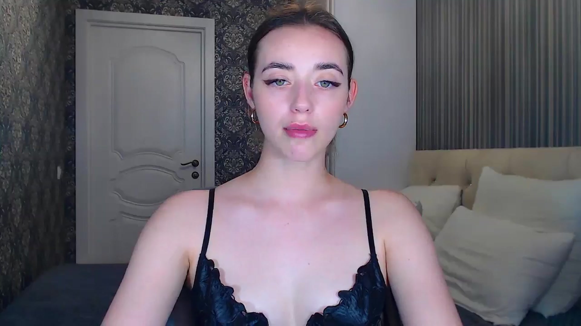 Gallery image thumbnail from EmeraldLilyyy's myfreecams stream on, 06/13/2024, 09:19 image 12 of 20