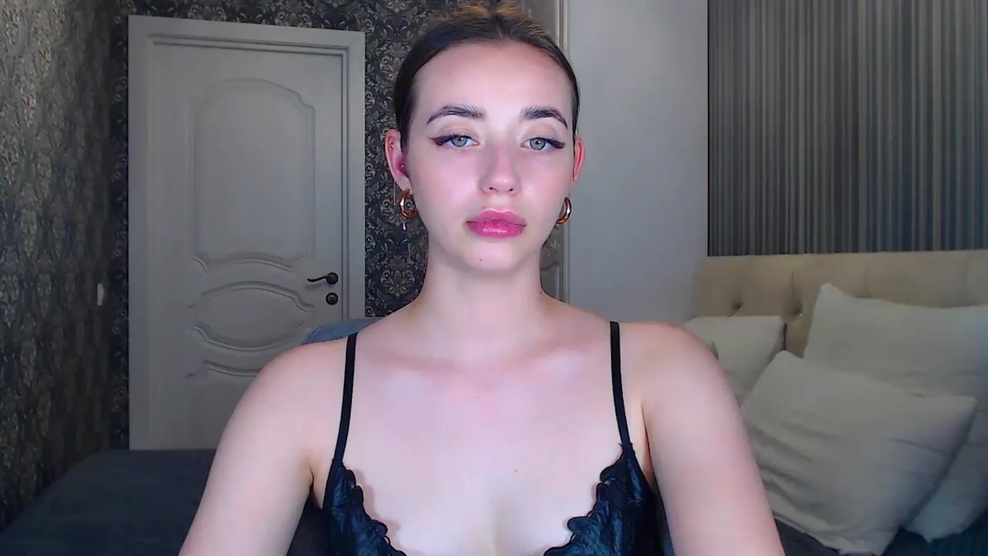 Gallery image thumbnail from EmeraldLilyyy's myfreecams stream on, 06/13/2024, 09:19 image 10 of 20