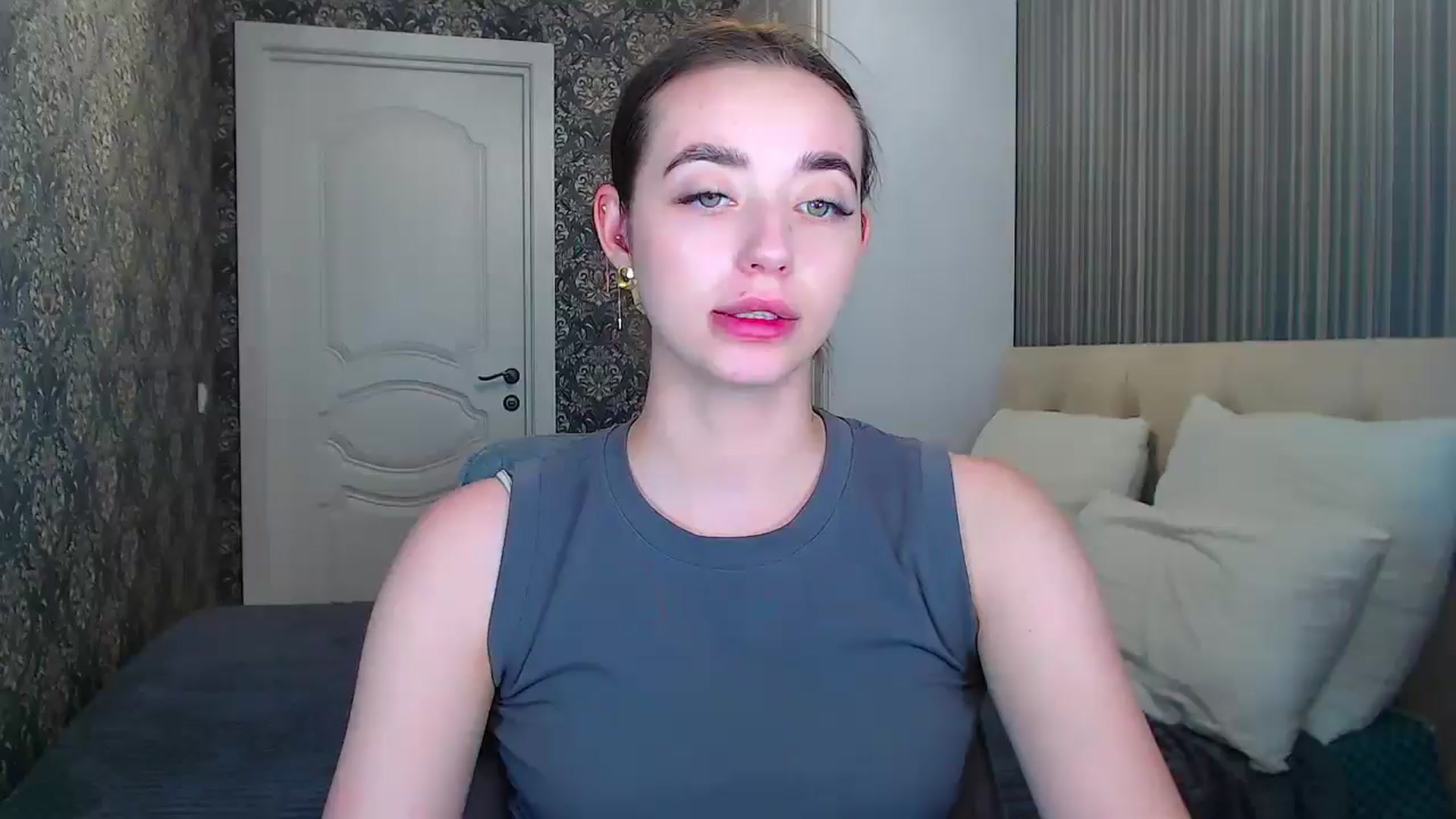 Gallery image thumbnail from EmeraldLilyyy's myfreecams stream on, 06/17/2024, 10:44 image 18 of 20