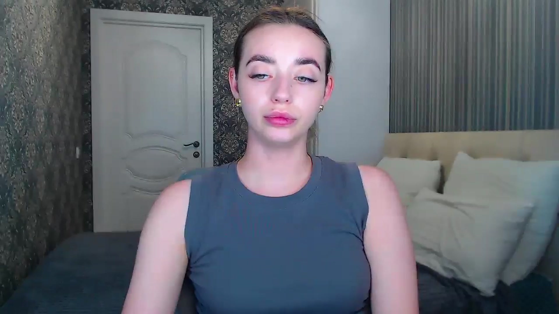 Gallery image thumbnail from EmeraldLilyyy's myfreecams stream on, 06/17/2024, 10:44 image 5 of 20